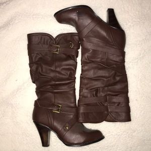 Brown slouchy 8 1/2 heel boots